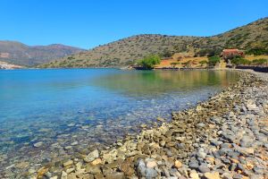 Kiezelstrandje - Vliegticket naar Heraklion of Chania op Kreta